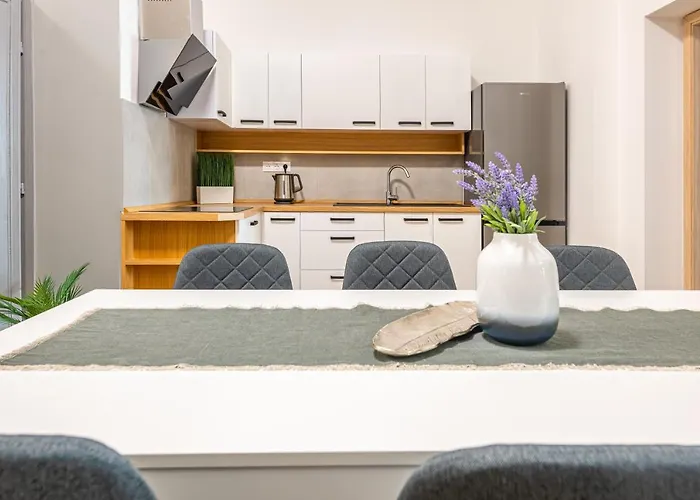Deluxe Kazincy Apartment In The Heart Of Budapest